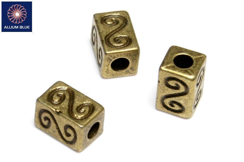 Rectangle Symbol Bead, Plated Base Metal, Antique Brass, 10.5x6.6x6.9mm - Haga Click en la Imagen para Cerrar